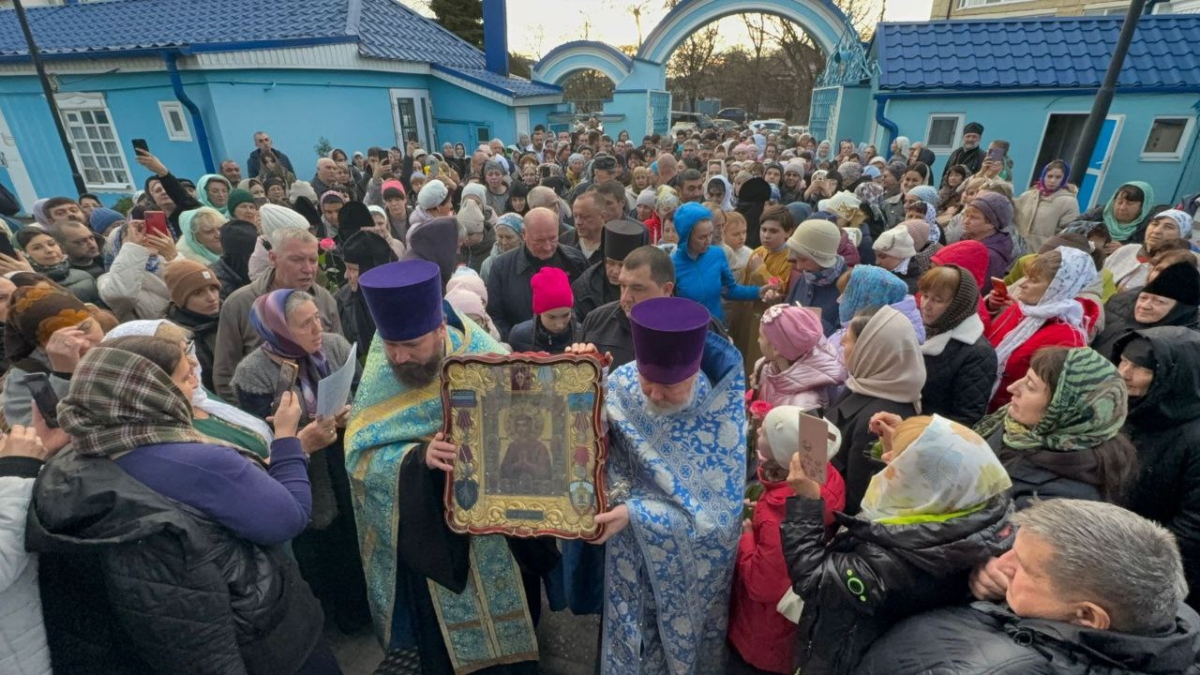 В храм Ессентуков прибыла Чудотворная Мироточивая икона Божией Матери Валерии Петровой