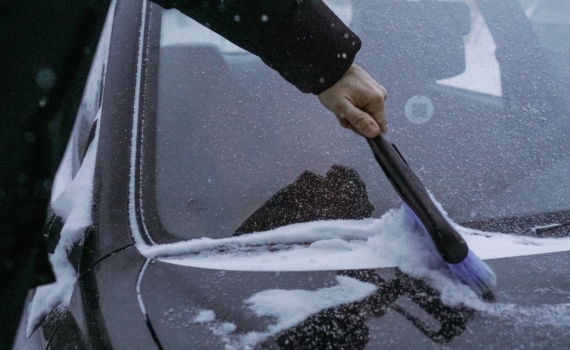 Не ждите эвакуатор: как подготовить машину к аномальным морозам осенью 2025 года